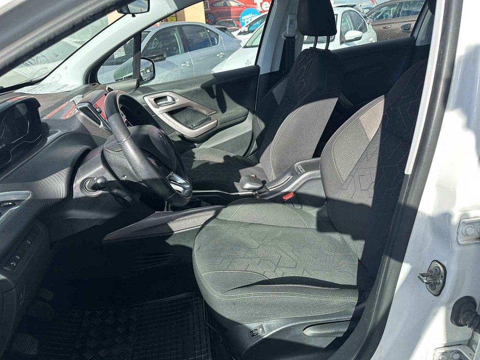Peugeot 2008 1.2PT 