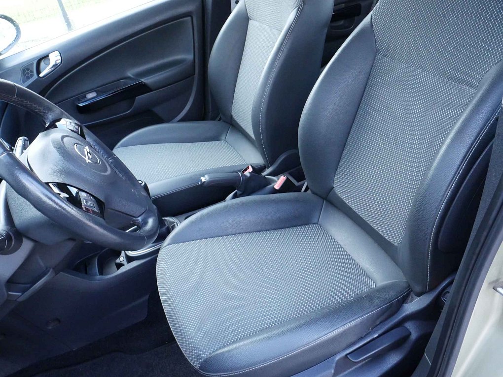 Opel Corsa 1.2 