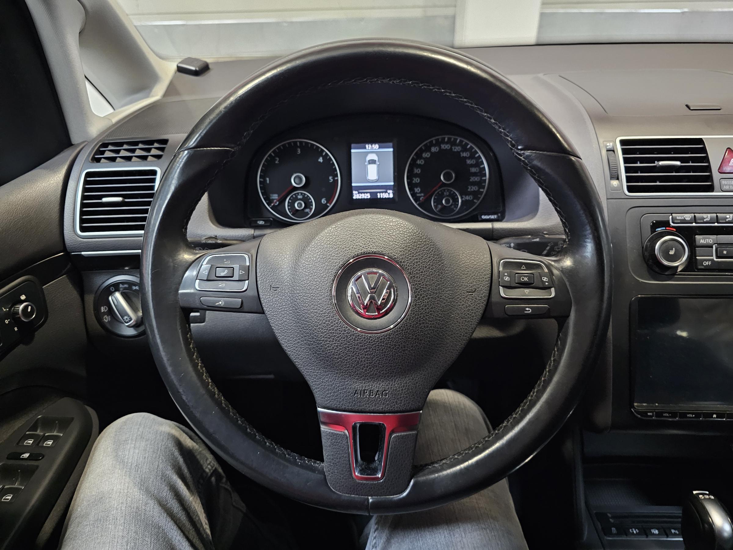 Volkswagen Touran, 2011 - pohled č. 16
