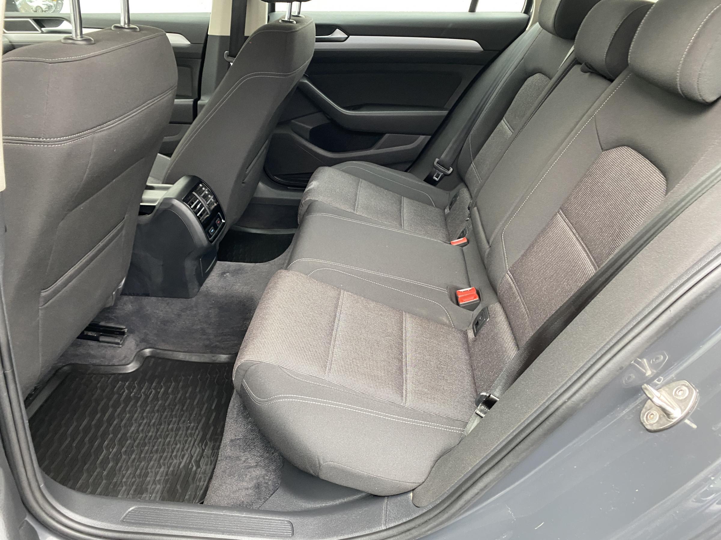 Volkswagen Passat, 2015 - pohled č. 10
