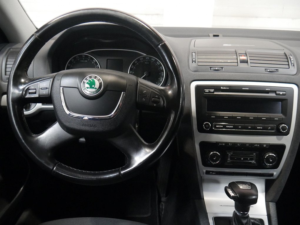 Škoda Octavia II 2.0 TDi Scout 4x4