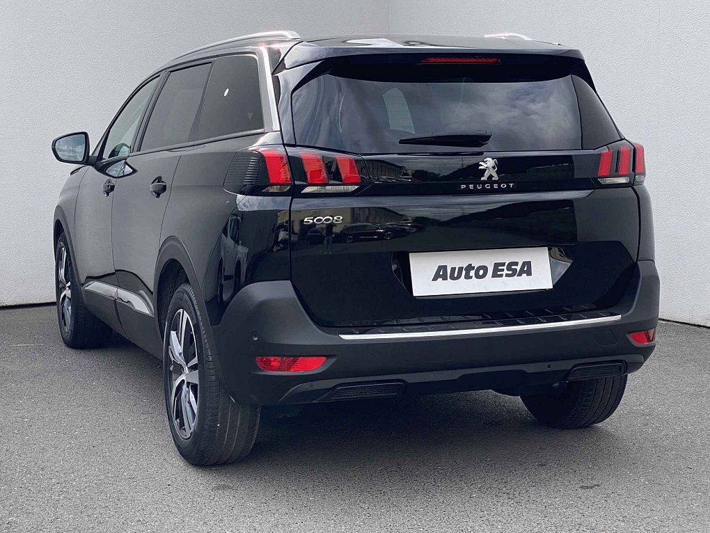 Peugeot 5008 1.2 PT Crossway