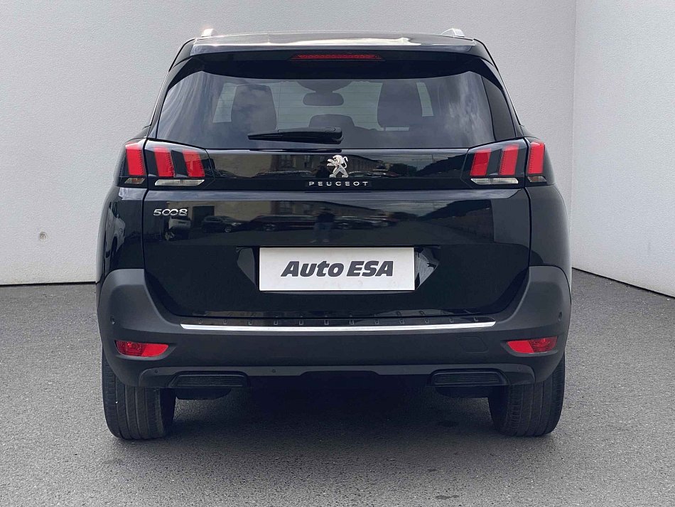 Peugeot 5008 1.2 PT Crossway