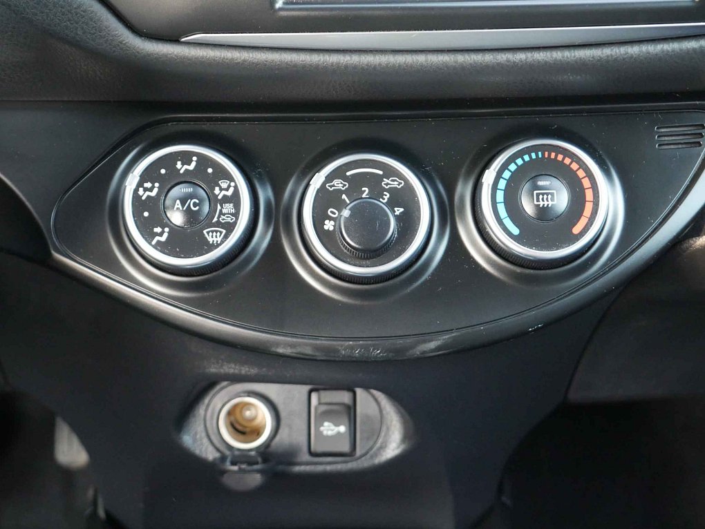 Toyota Yaris 1.5i 