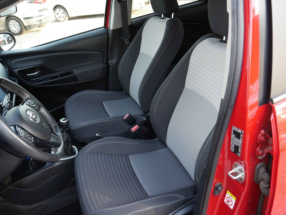 Toyota Yaris 1.5i 