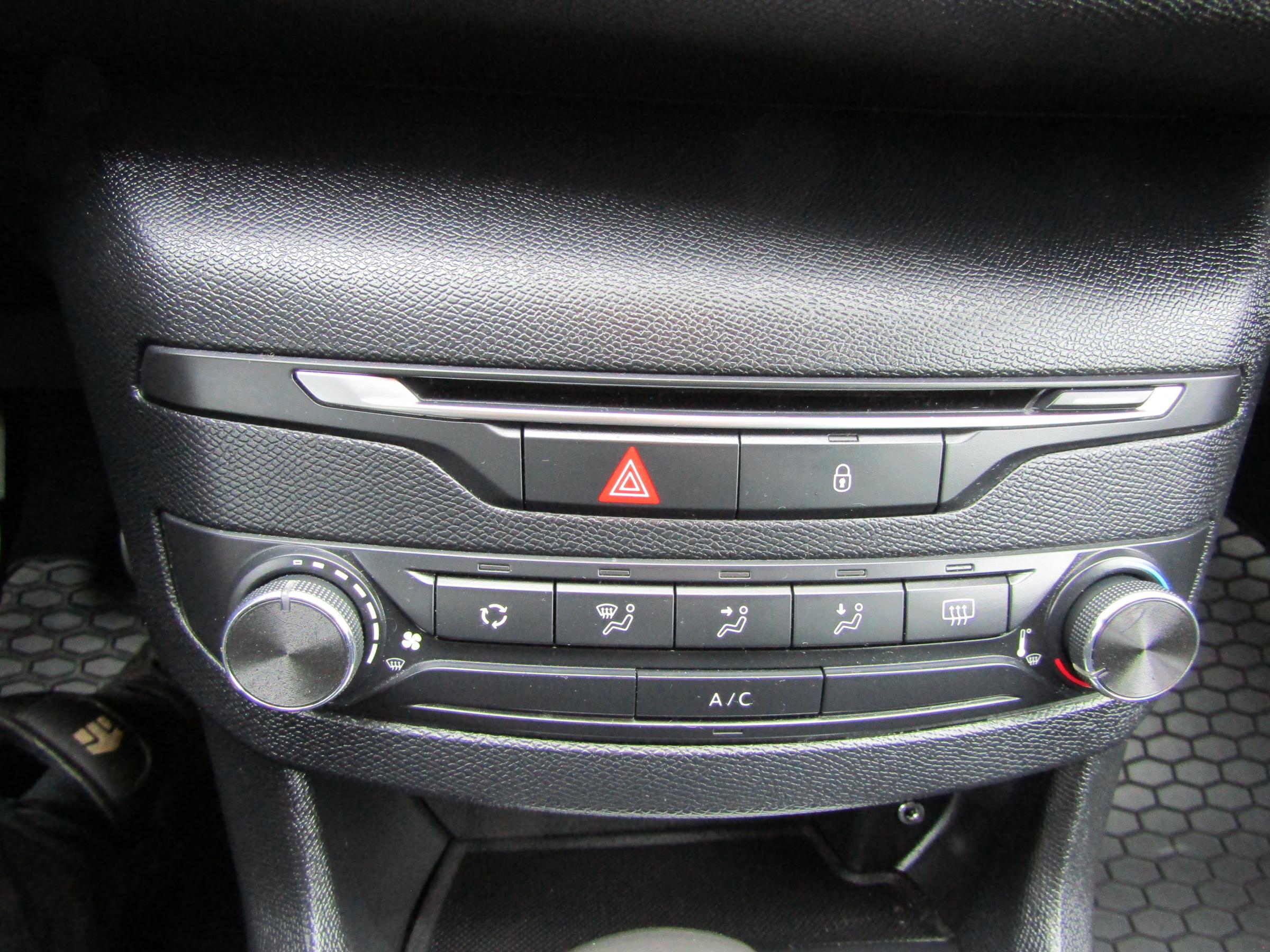 Peugeot 308, 2016 - pohled č. 13