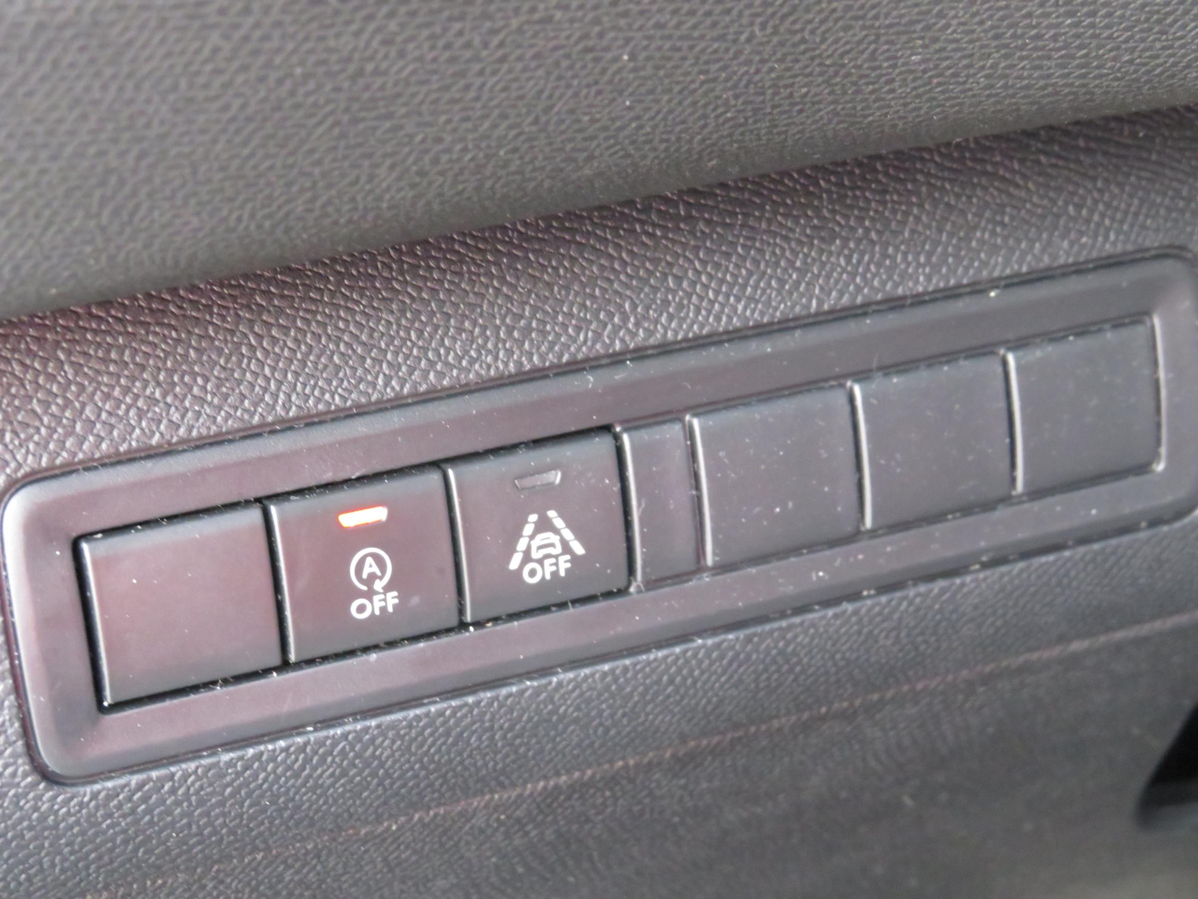 Peugeot 308, 2018 - pohled č. 14