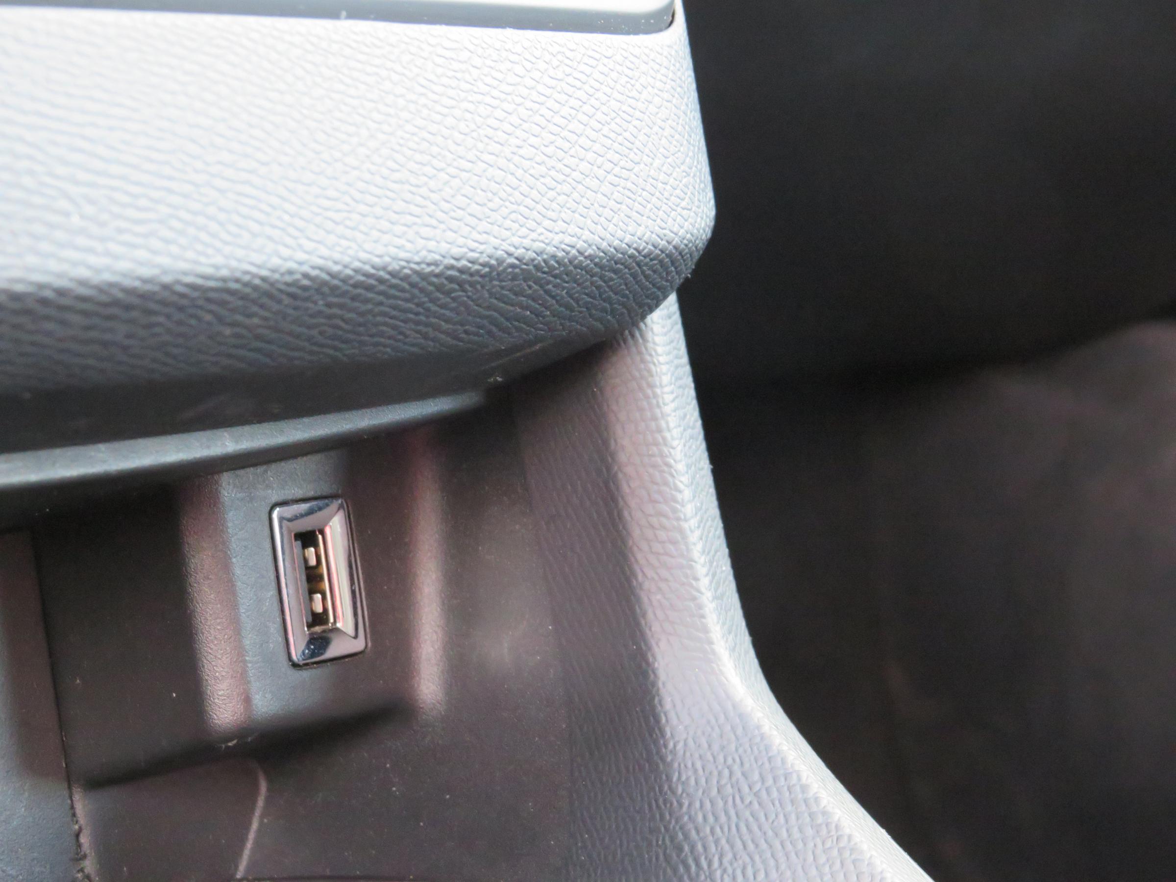 Peugeot 308, 2018 - pohled č. 22