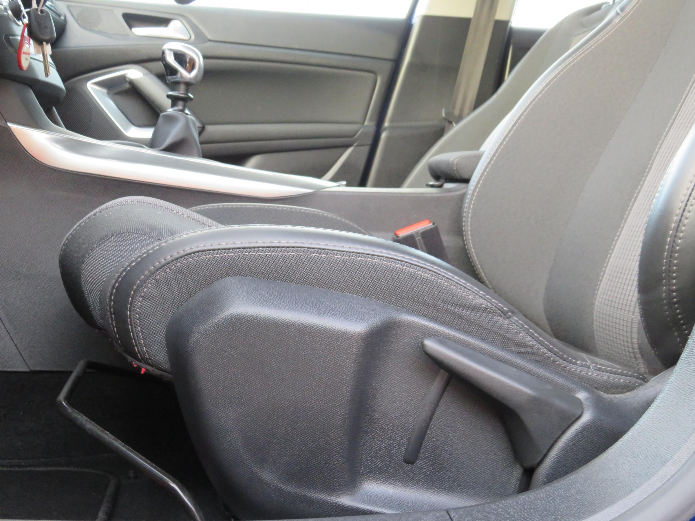 Peugeot 308, 2018 - pohled č. 25