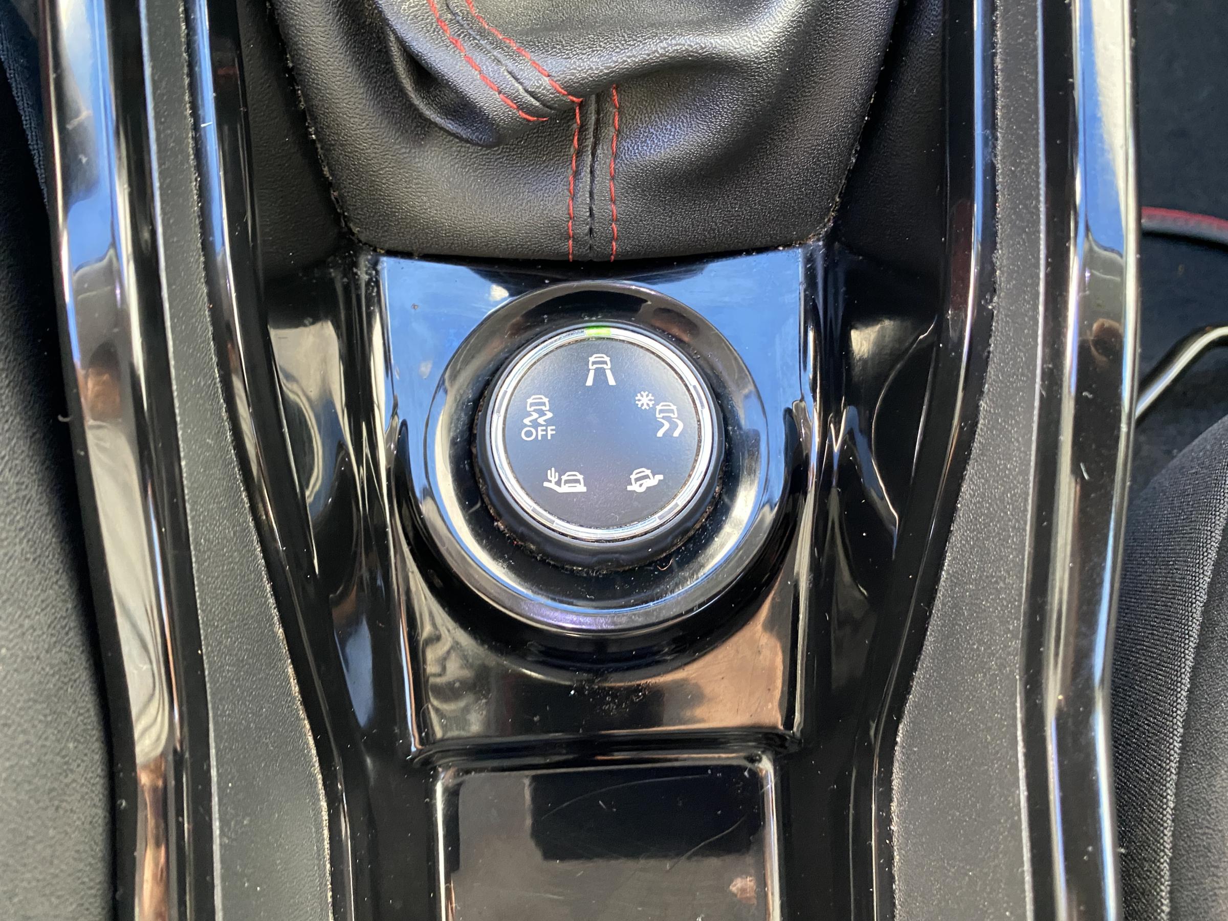 Peugeot 2008, 2017 - pohled č. 13