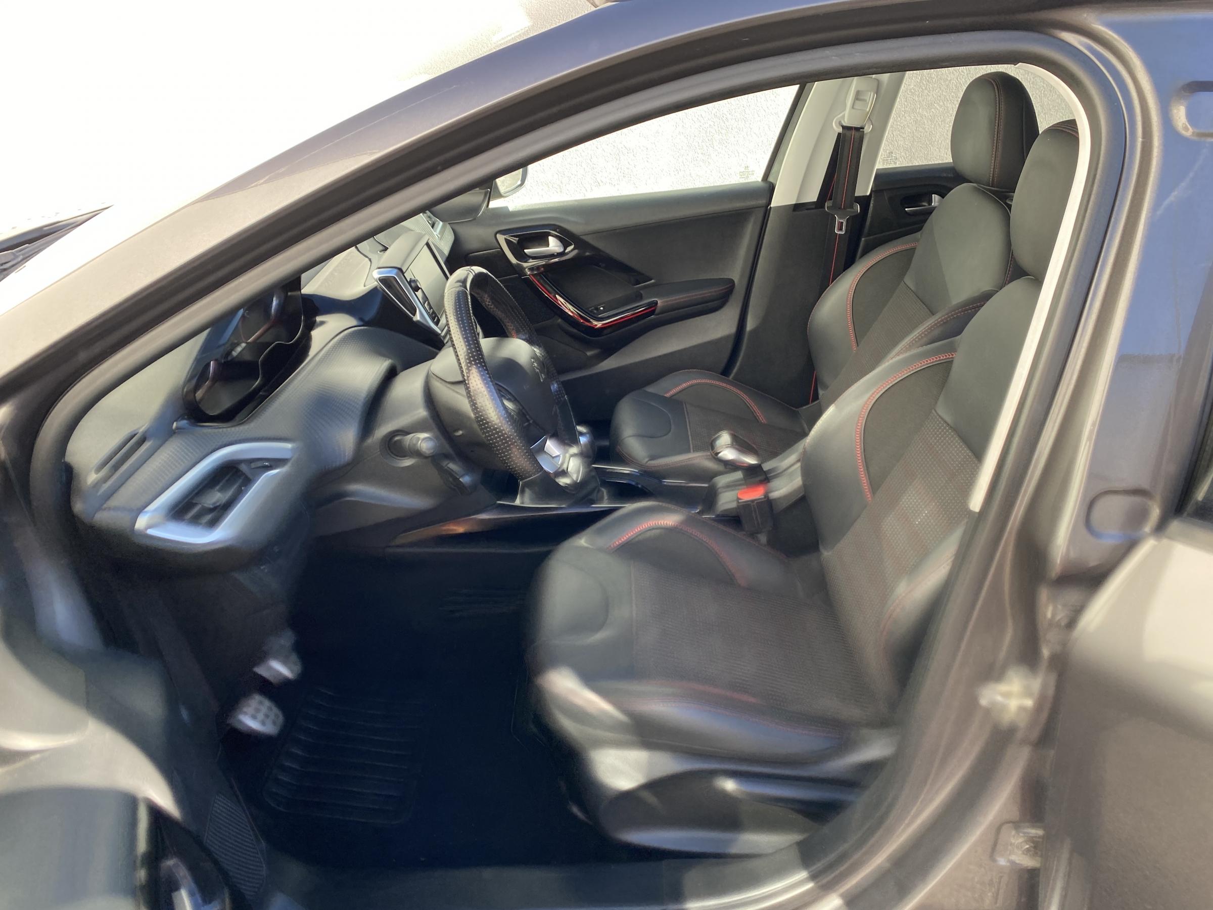 Peugeot 2008, 2017 - pohled č. 14