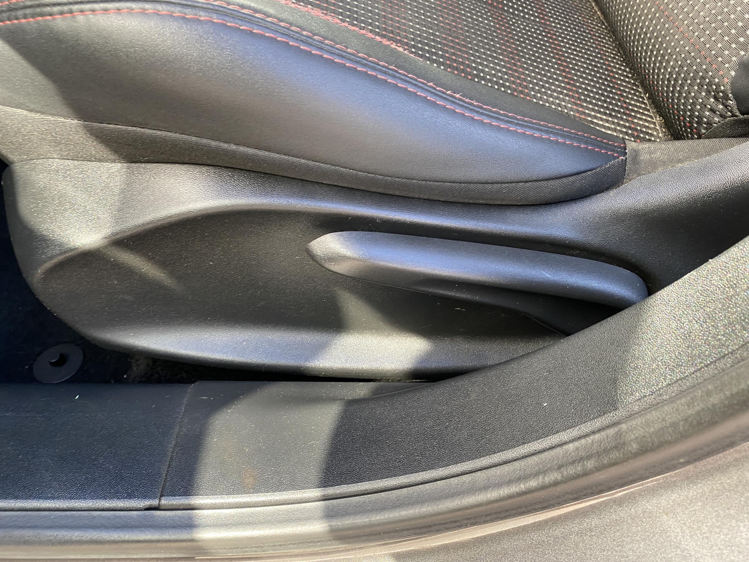 Peugeot 2008, 2017 - pohled č. 17