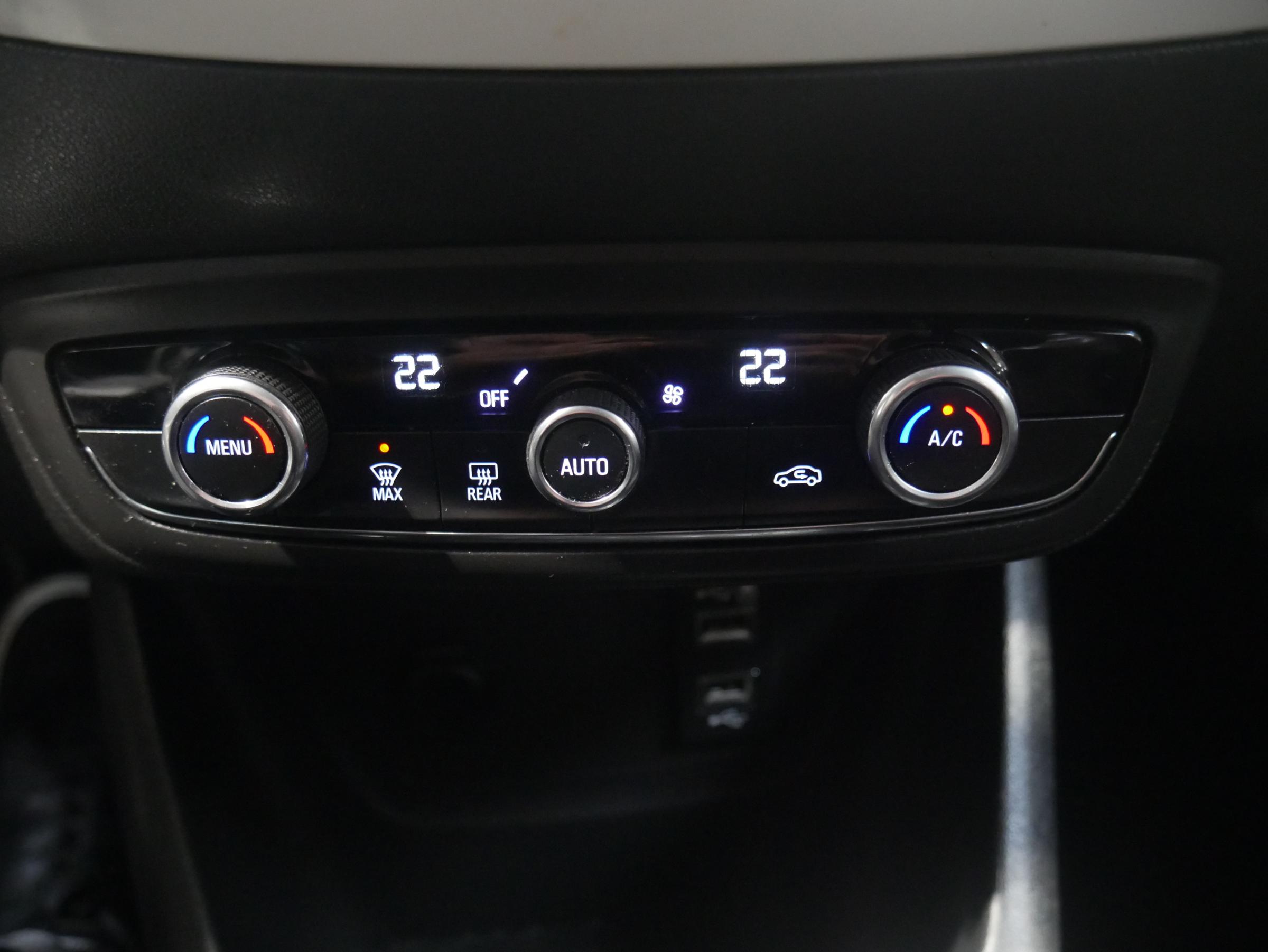 Vauxhall Crossland X, 2020 - pohled č. 15