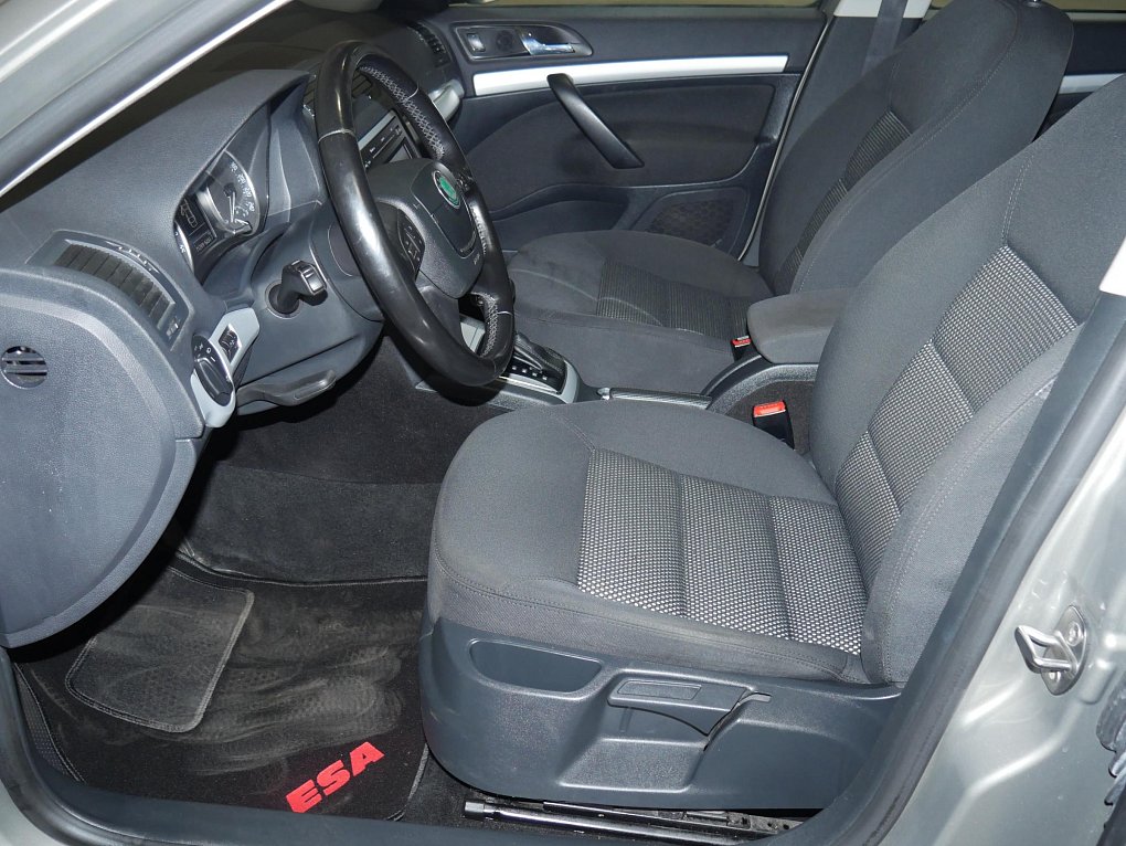 Škoda Octavia II 2.0 TDi Scout 4x4