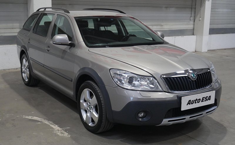Škoda Octavia II 2.0 TDi Scout 4x4