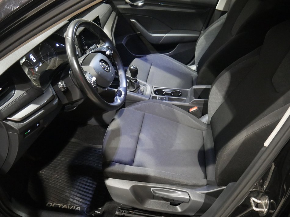 Škoda Octavia IV 2.0 TDi Active