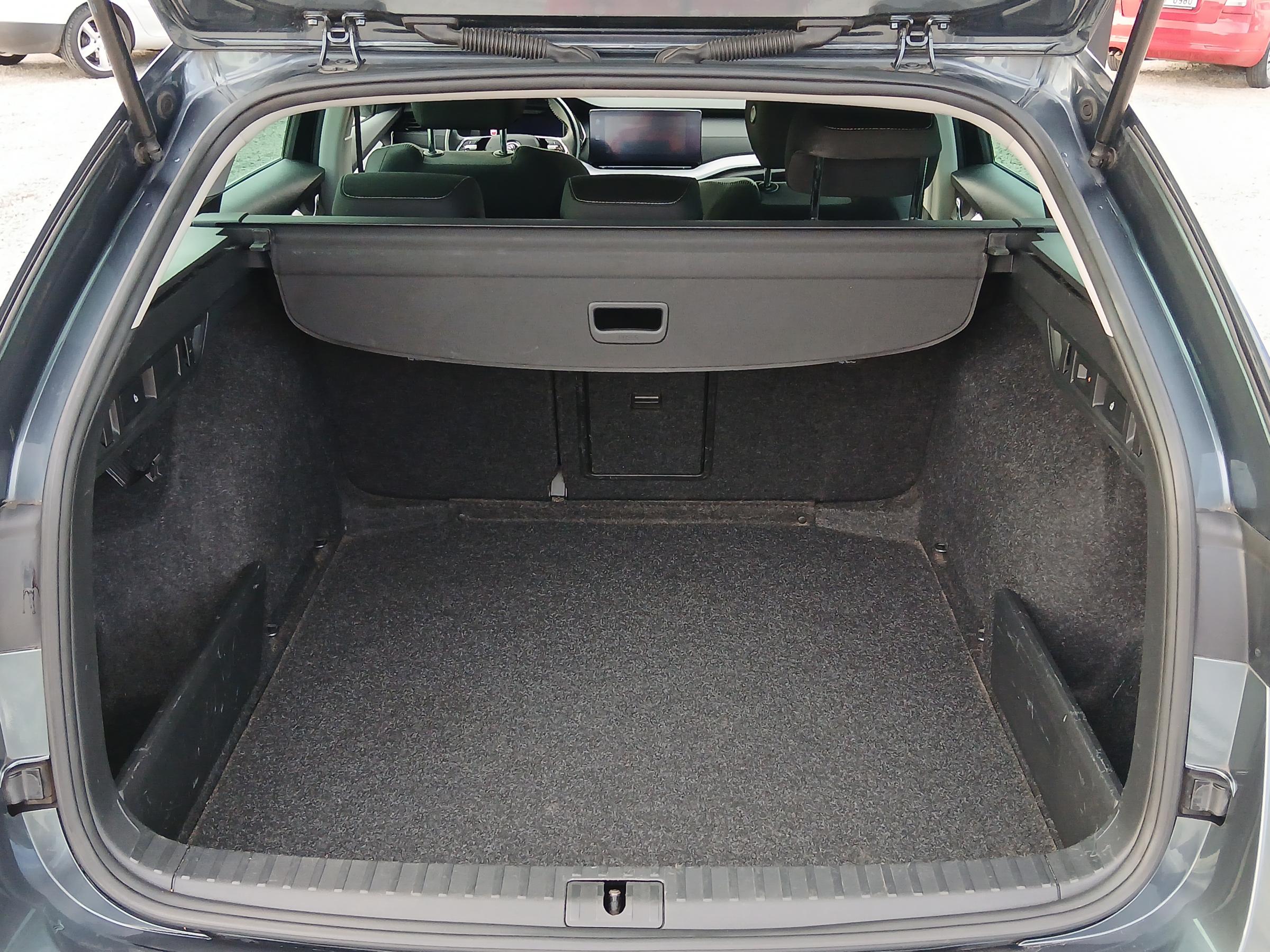 Škoda Octavia IV, 2020 - pohled č. 7