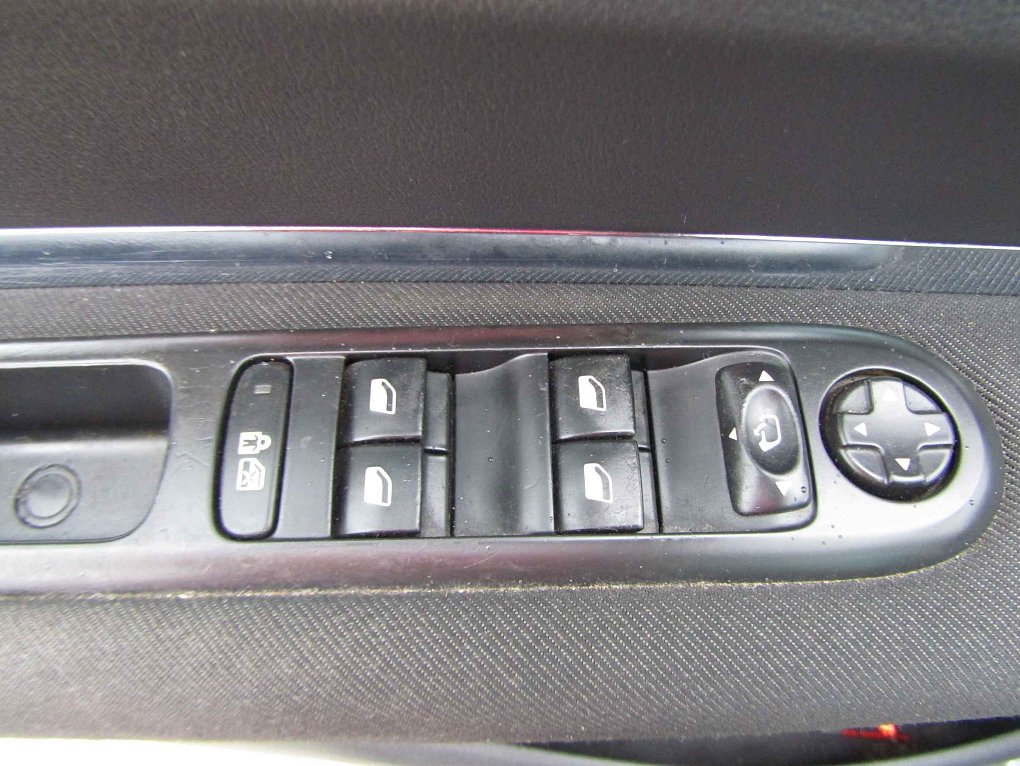 Peugeot 5008 2.0 HDi 