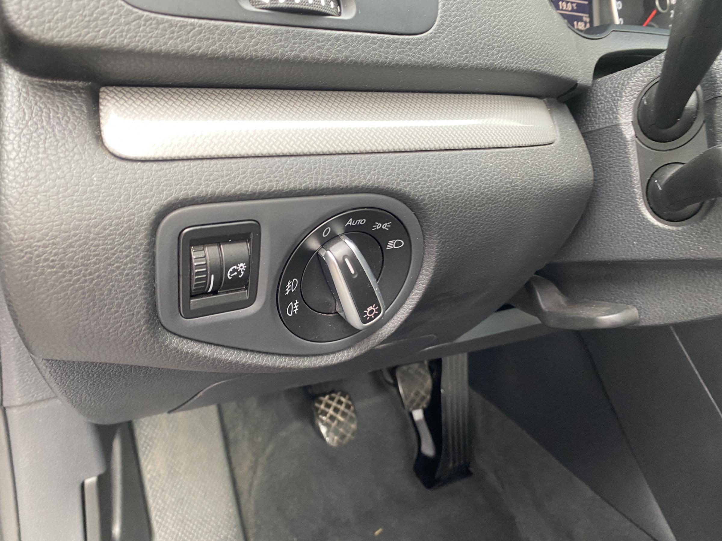 Volkswagen Sharan, 2012 - pohled č. 17