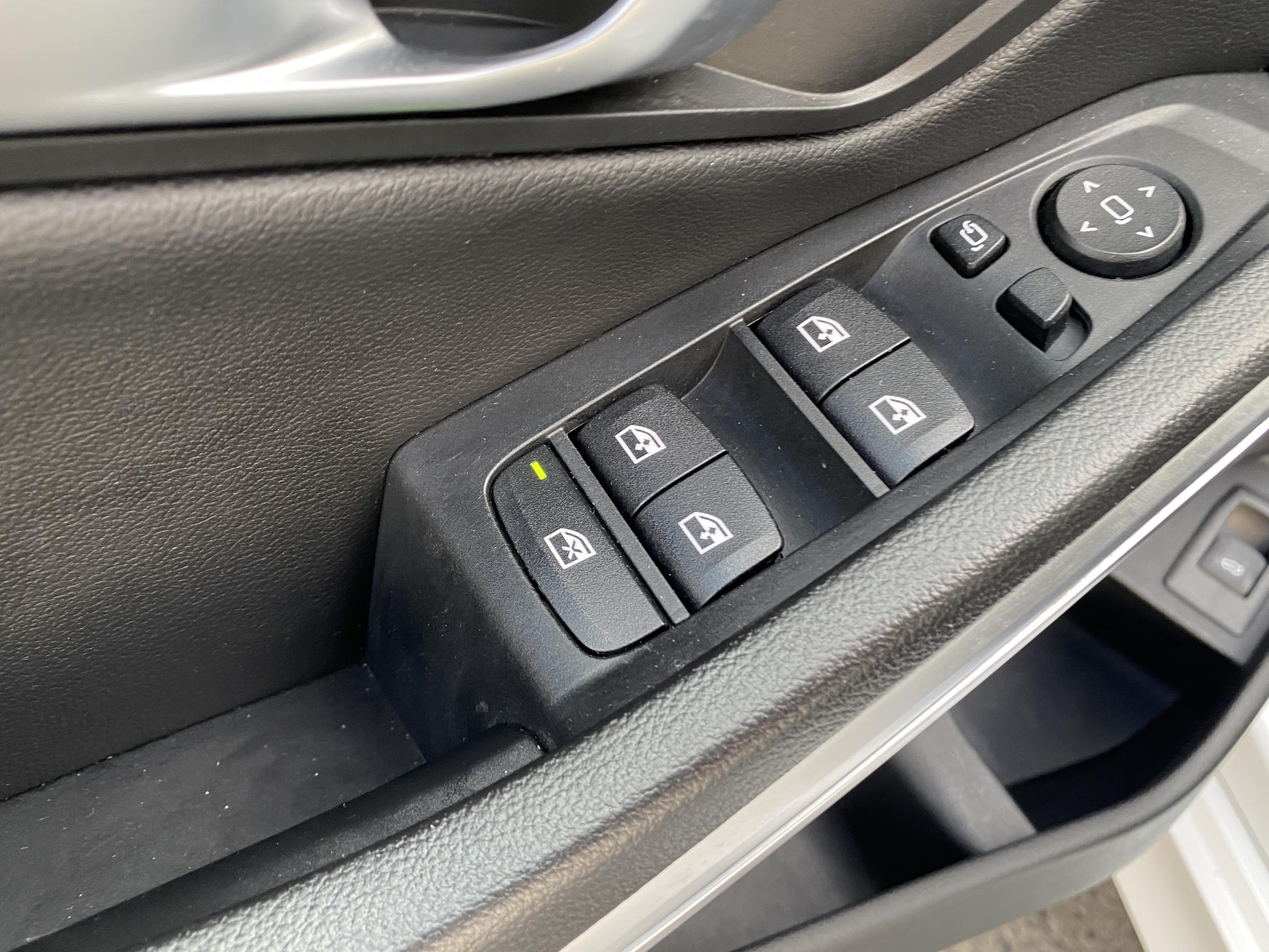 BMW Řada 3, 2021 - pohled č. 13