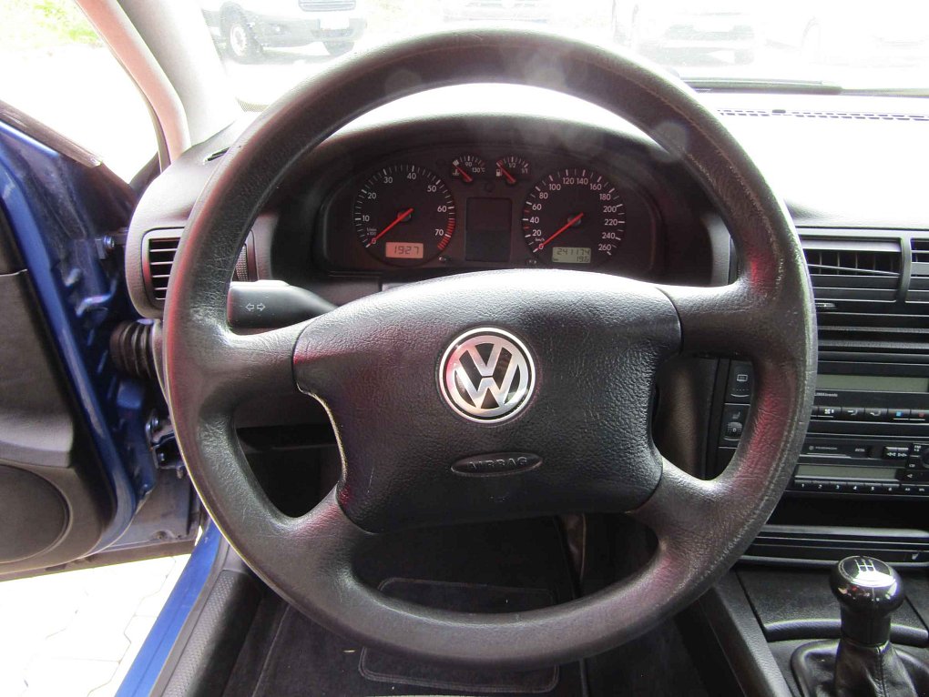 Volkswagen Passat 1.6 i 