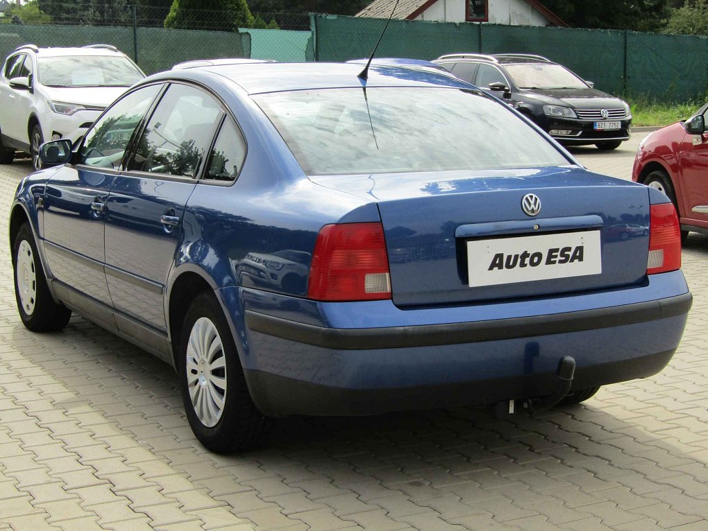 Volkswagen Passat 1.6 i 