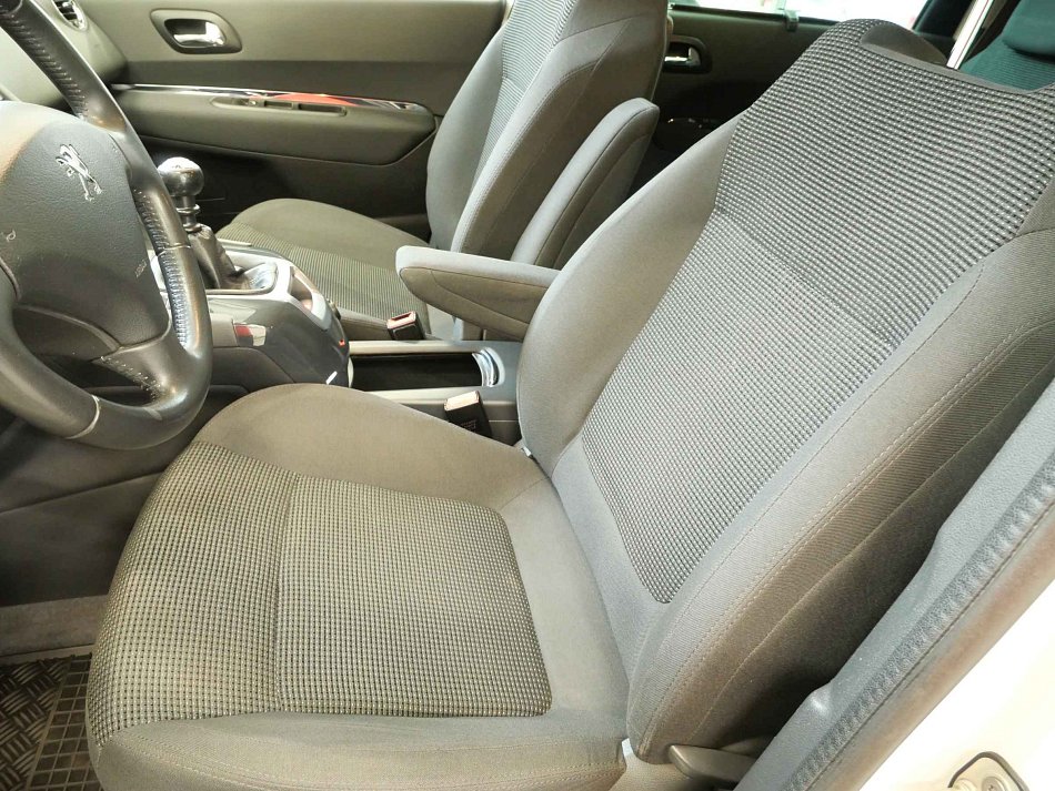 Peugeot 5008 2.0HDI 
