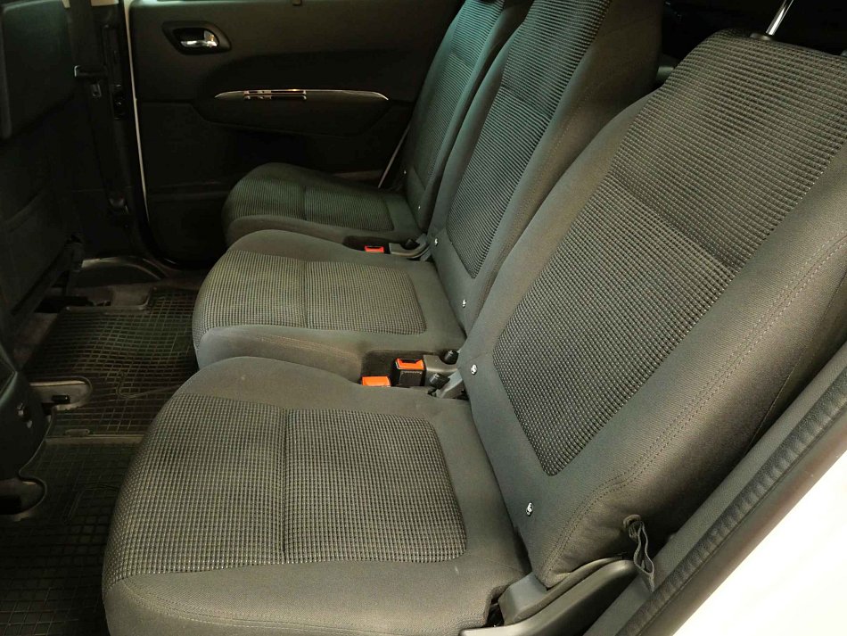 Peugeot 5008 2.0HDI 