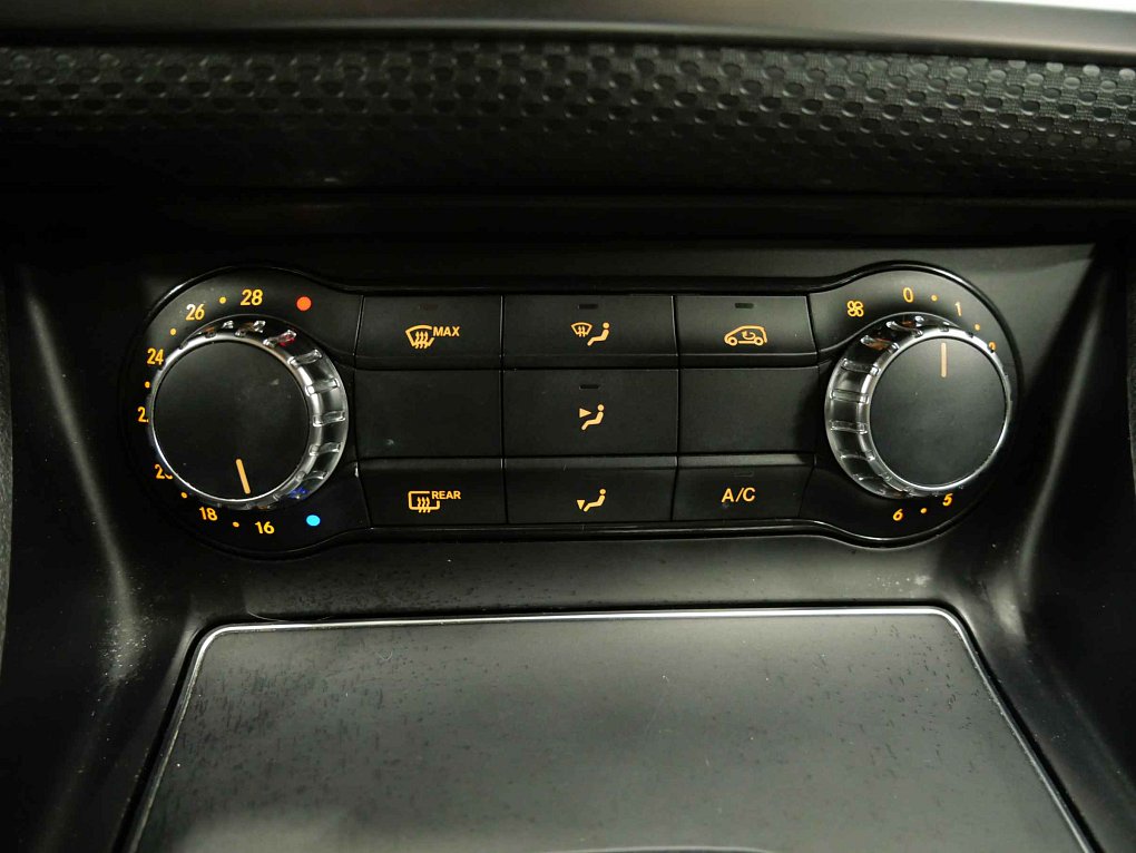 Mercedes-Benz Třída A 1.6i 