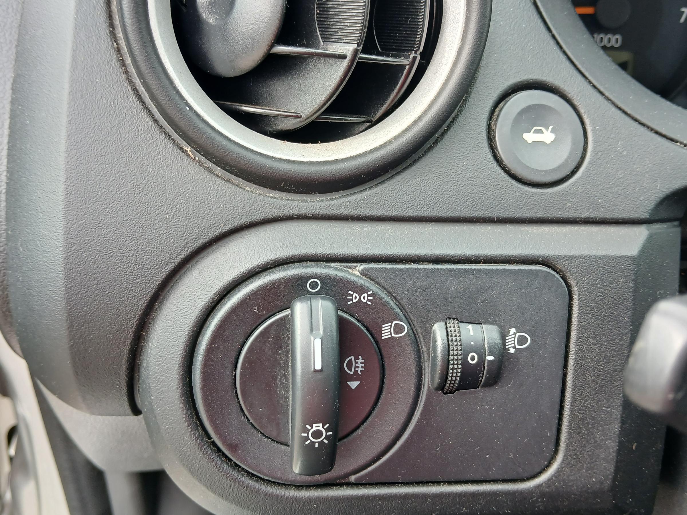 Ford Fiesta, 2003 - pohled č. 12