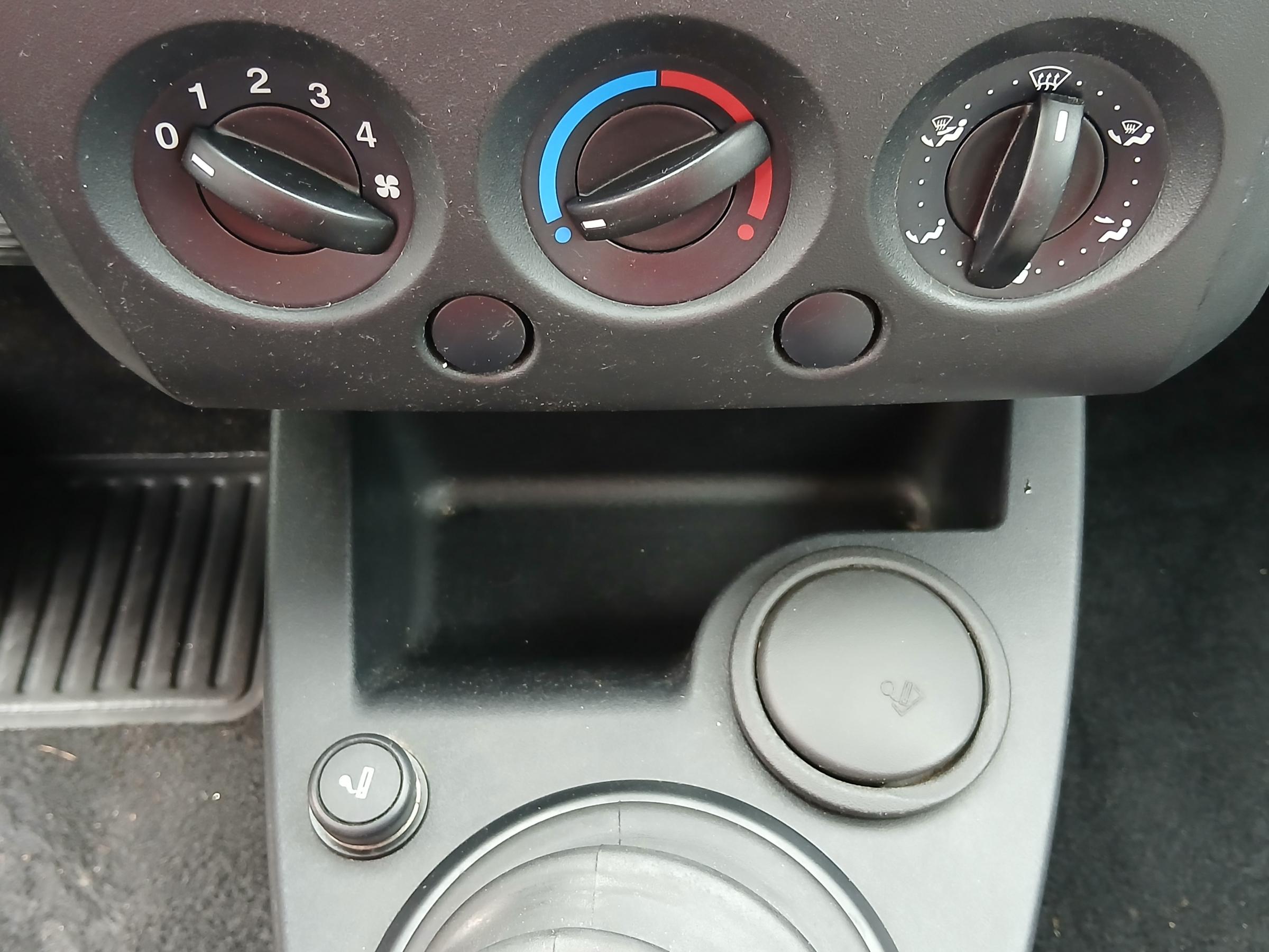 Ford Fiesta, 2003 - pohled č. 16