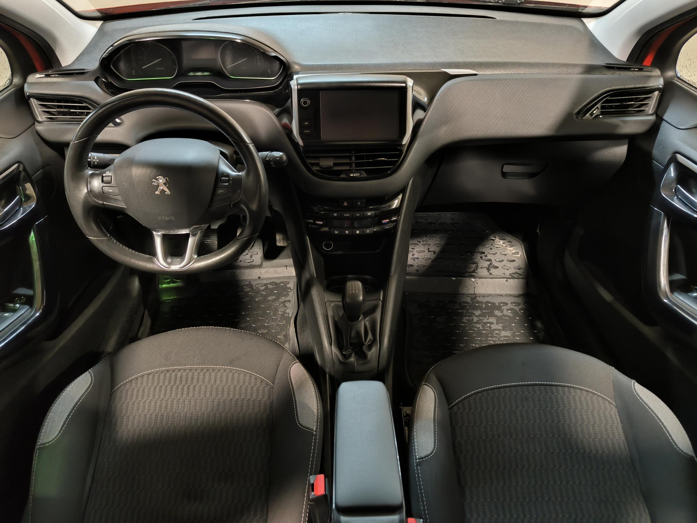 Peugeot 208, 2016 - pohled č. 8