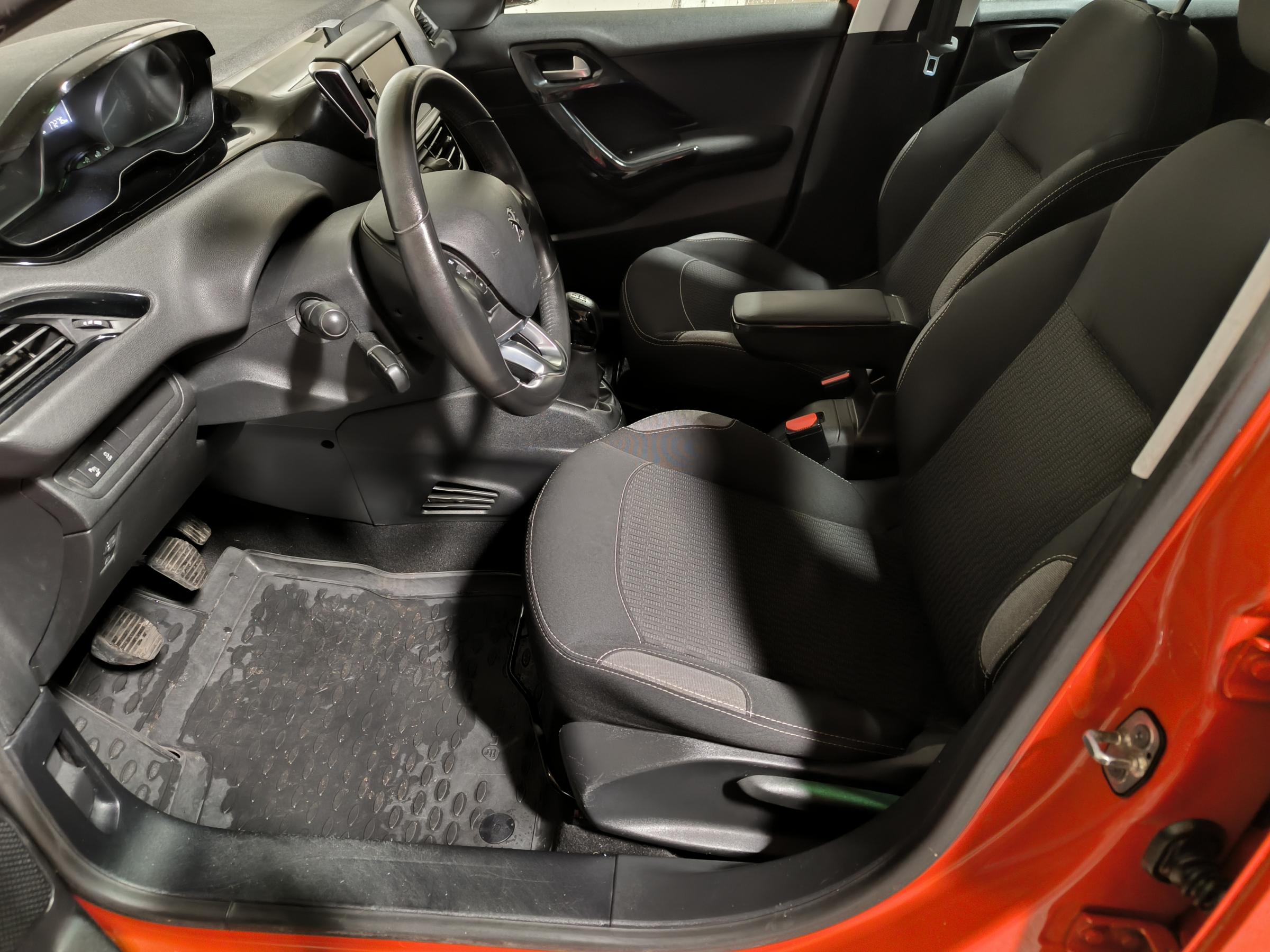 Peugeot 208, 2016 - pohled č. 9