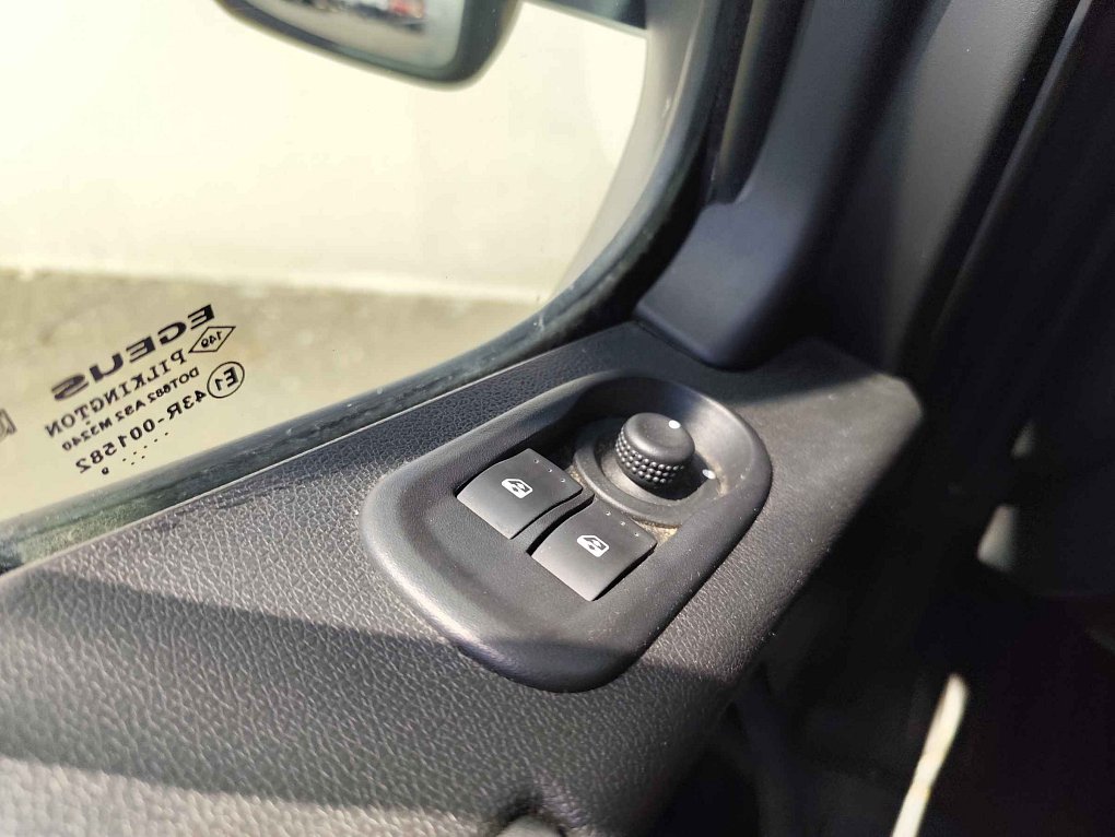 Renault Master 2.3dCi  L2H2 DÍLNA