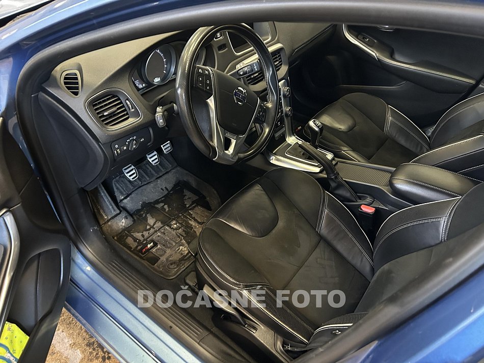 Volvo V40 2.0D2 R-design