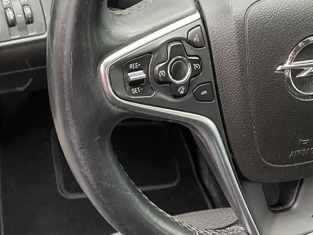 Opel Insignia 1.6CDTi 