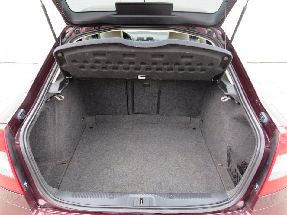 Škoda Octavia II 1.6TDi Elegance