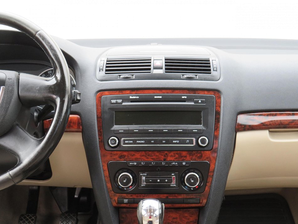 Škoda Octavia II 1.6TDi Elegance