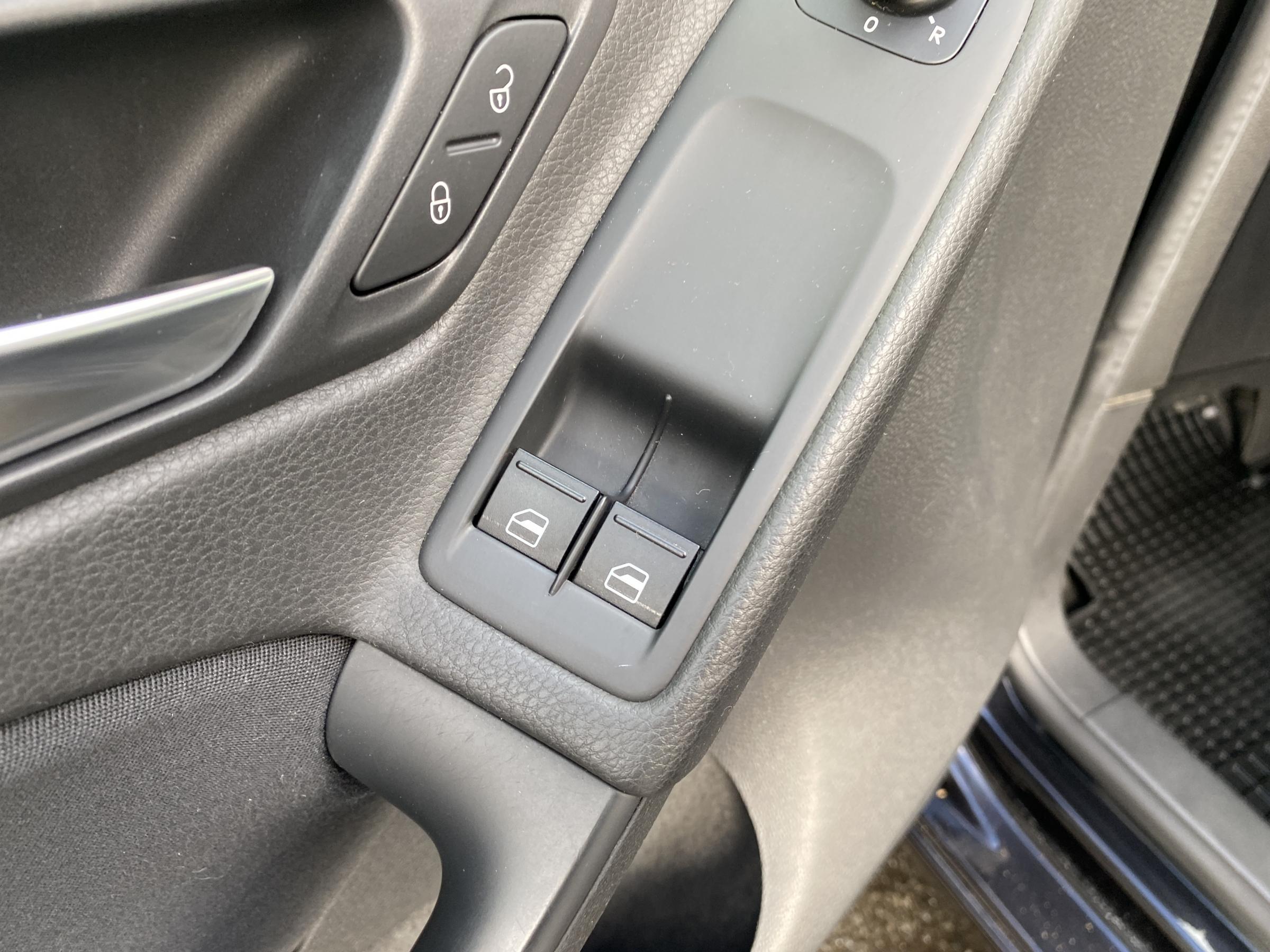 Volkswagen Golf, 2009 - pohled č. 13