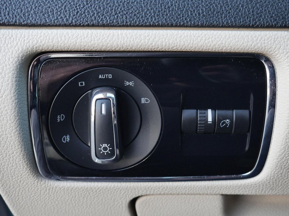 Škoda Superb II 2.0TDi Elegance 4x4