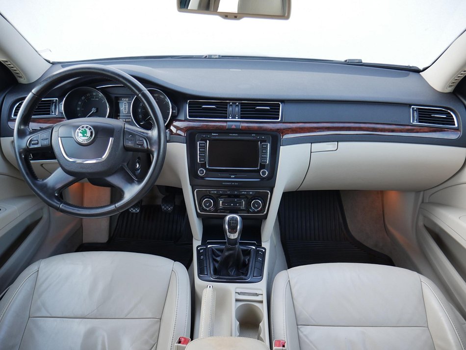 Škoda Superb II 2.0TDi Elegance 4x4