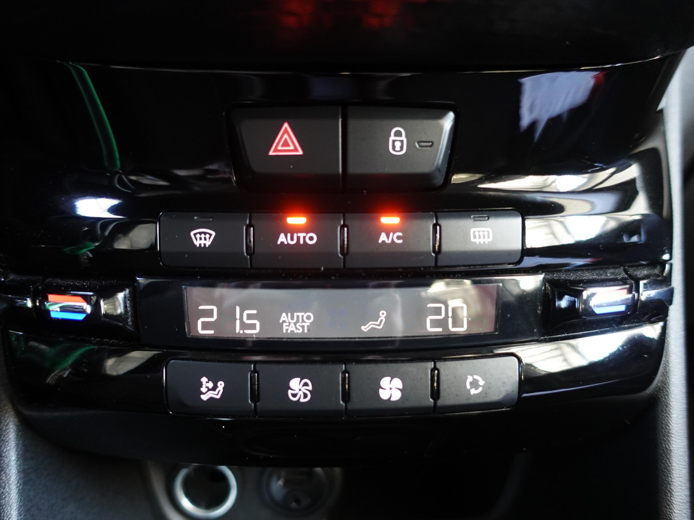 Peugeot 208, 2017 - pohled č. 20