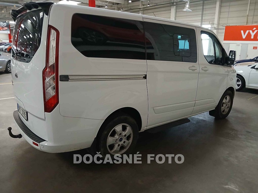 Ford Tourneo Custom 2.2 