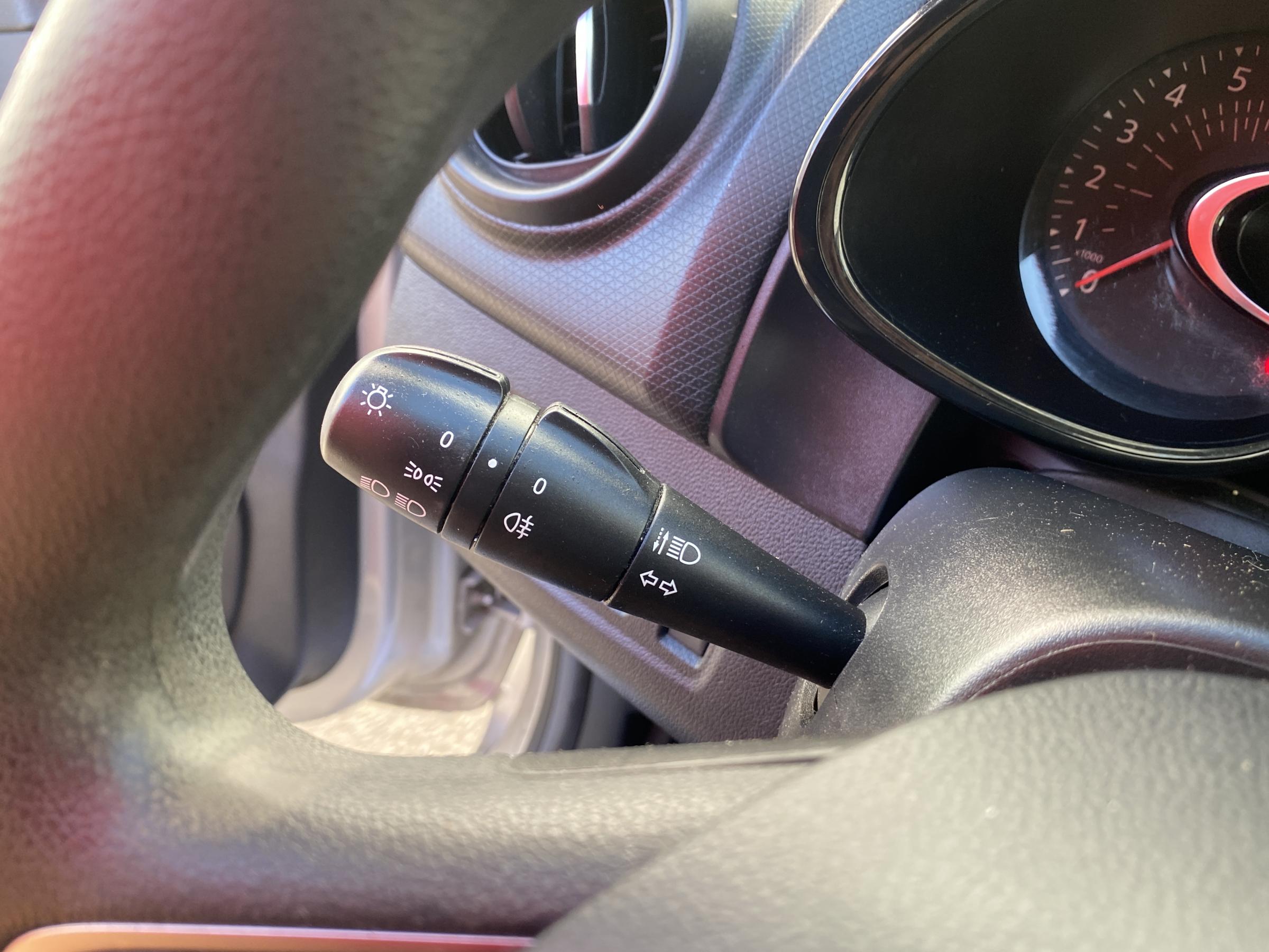 Renault Clio, 2017 - pohled č. 16