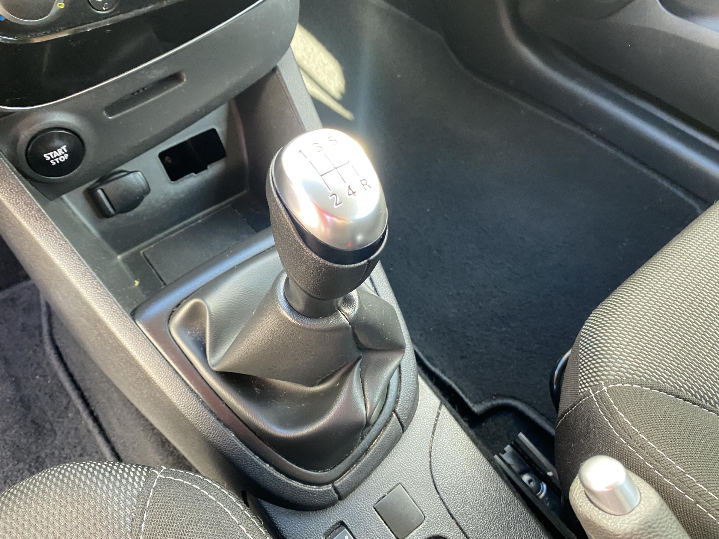 Renault Clio, 2017 - pohled č. 17