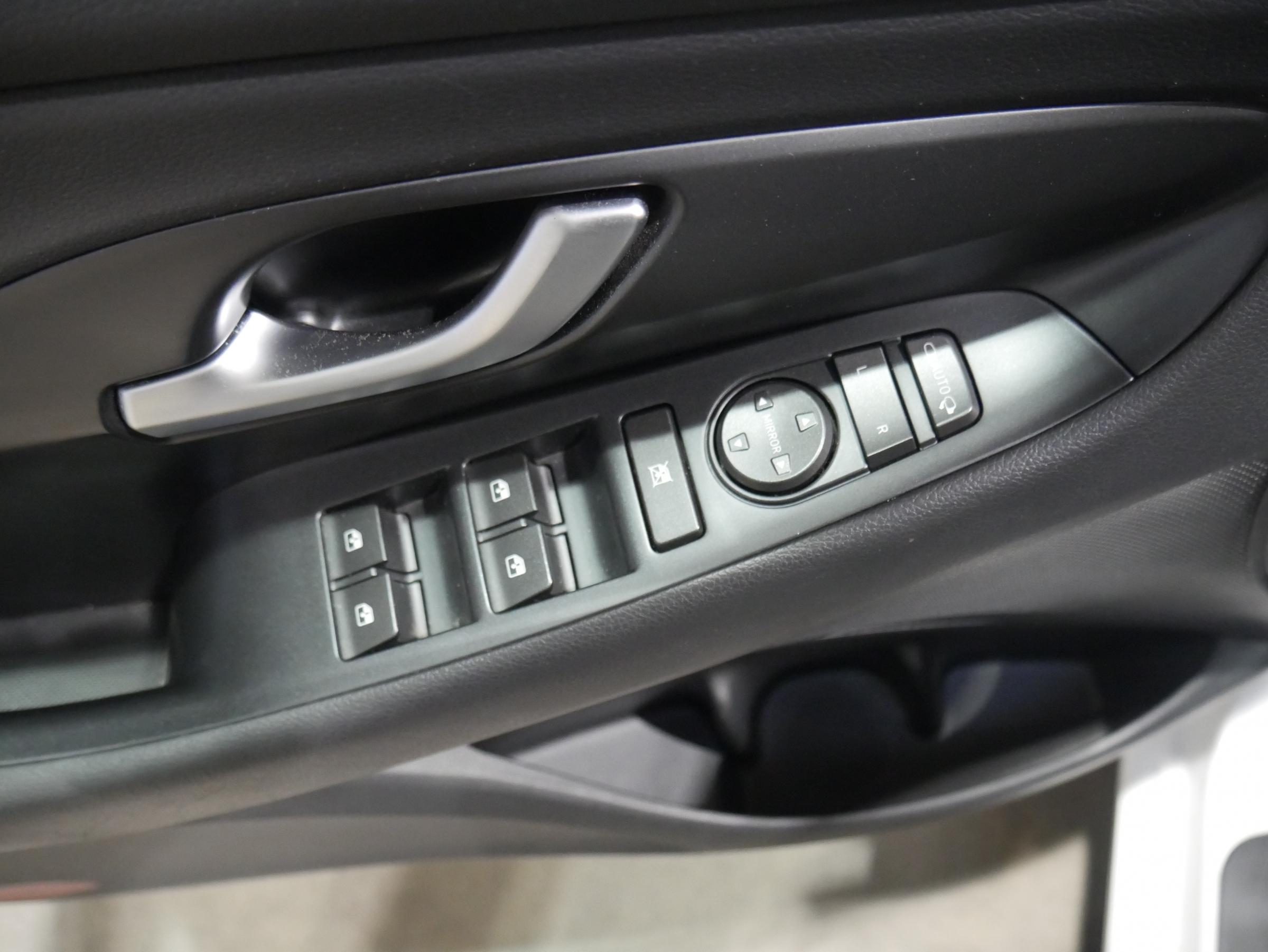 Hyundai i30, 2017 - pohled č. 11