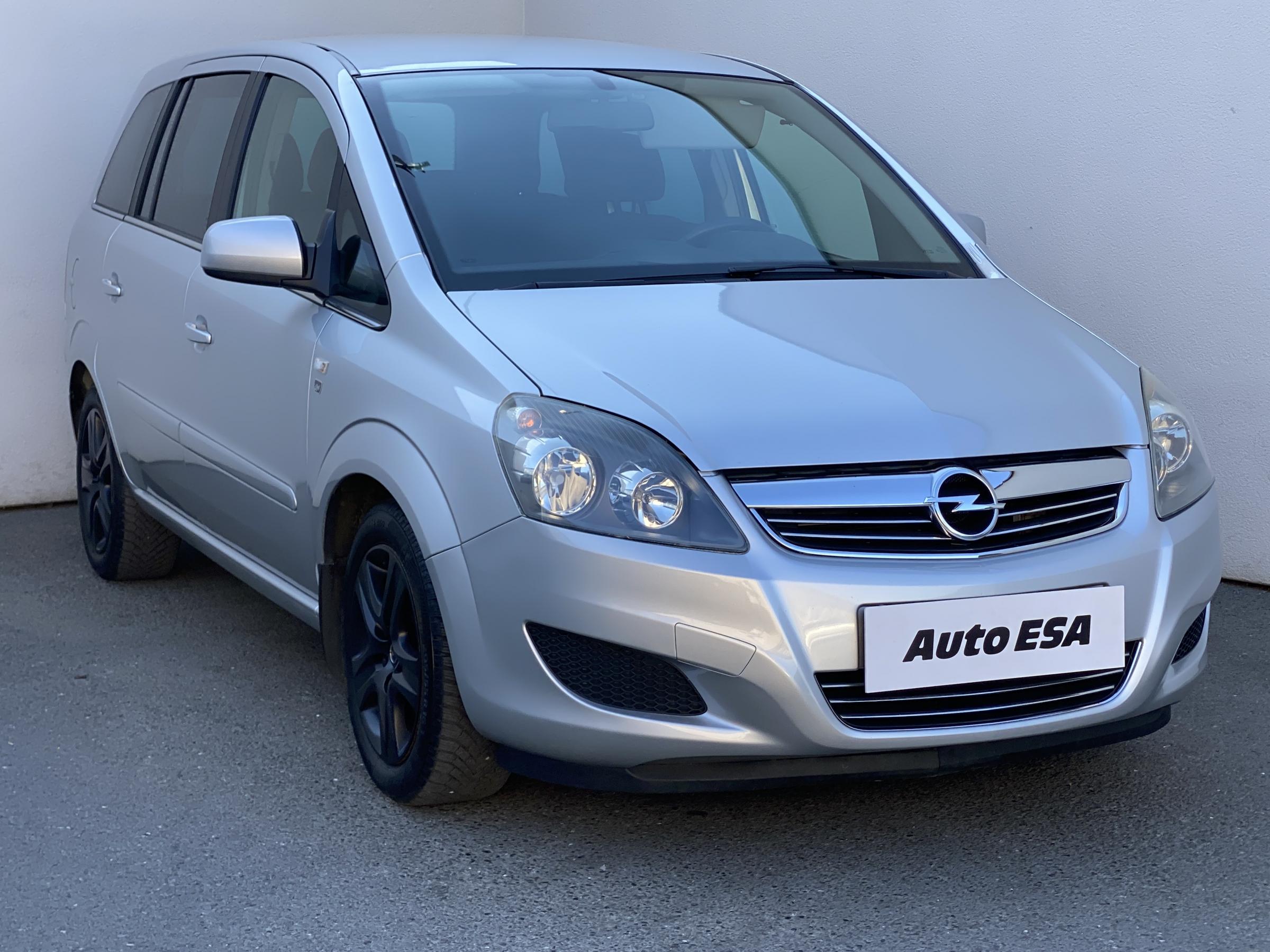 Opel Zafira, 2010 - celkový pohled