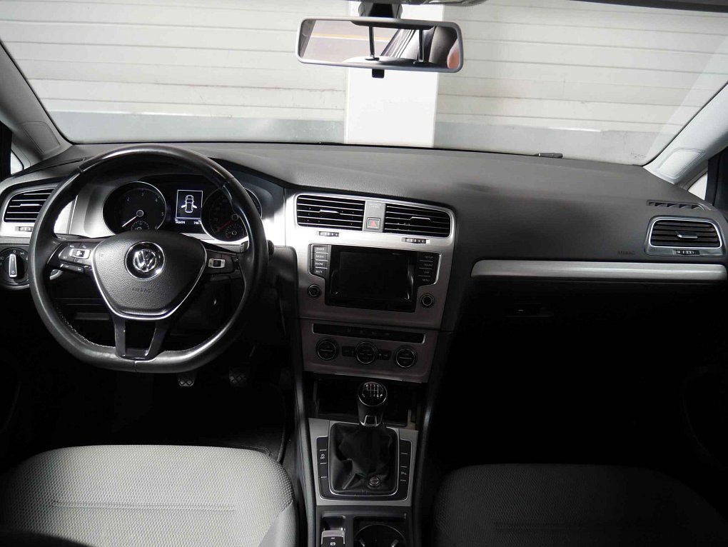 Volkswagen Golf 2.0 TDi 