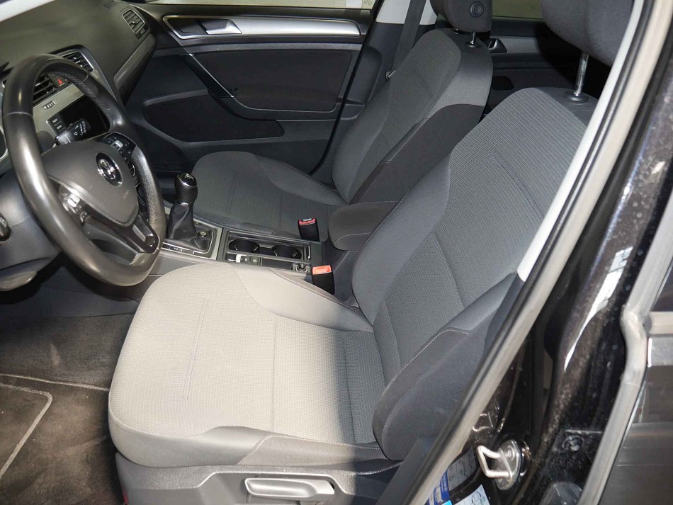 Volkswagen Golf 2.0 TDi 