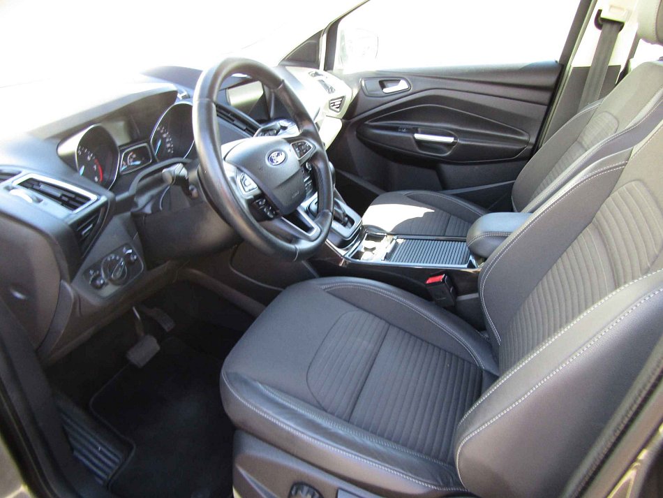 Ford Kuga 1.5 EB Titanium